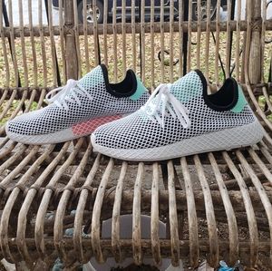 Adidas Deerupt (SOLD)
